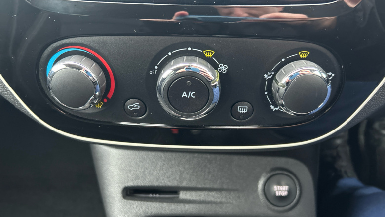 Renault Captur 0.9 TCE 90 Play 5dr Petrol Hatchback